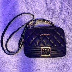 LOVE MOSCHINO BLACK CROSS BODY BAG
